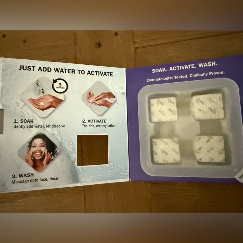 Olay Cleansing Melts + Retinol Water-Activated Daily Facial Cleanser 32ct Pads - Picture 3 of 6